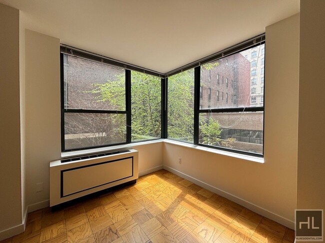 Building Photo - West 87th Street