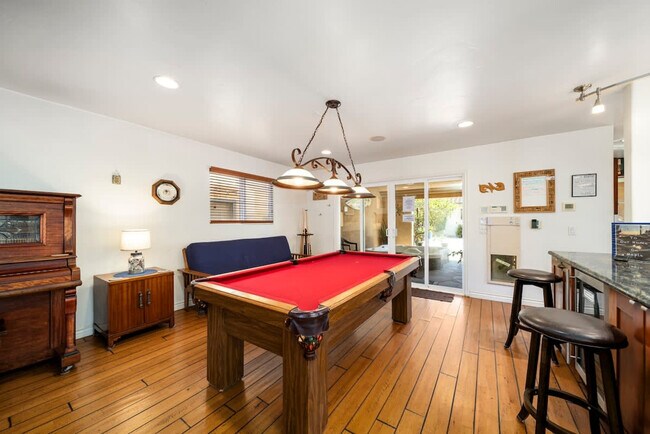 Building Photo - 3464 Carlsbad Blvd