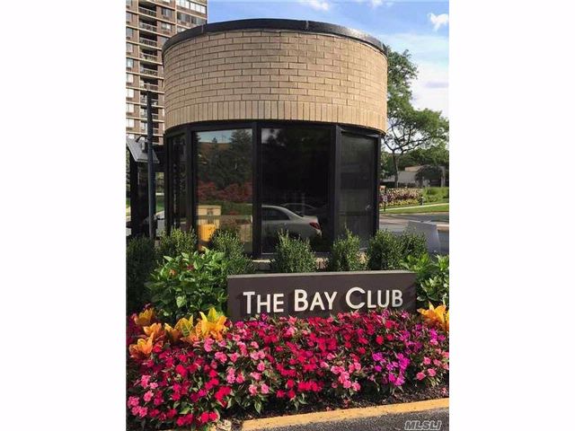 Foto principal - 1 Bay Club Dr
