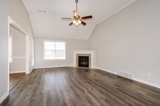 Foto del edificio - 1303 Chatman Way