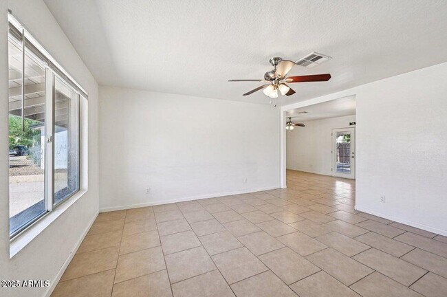 Foto del edificio - 1532 W 6th St