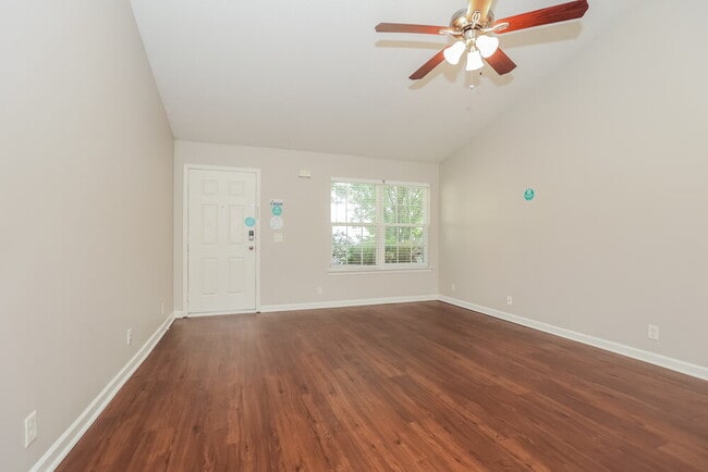 Building Photo - 7140 S Hampton Blvd