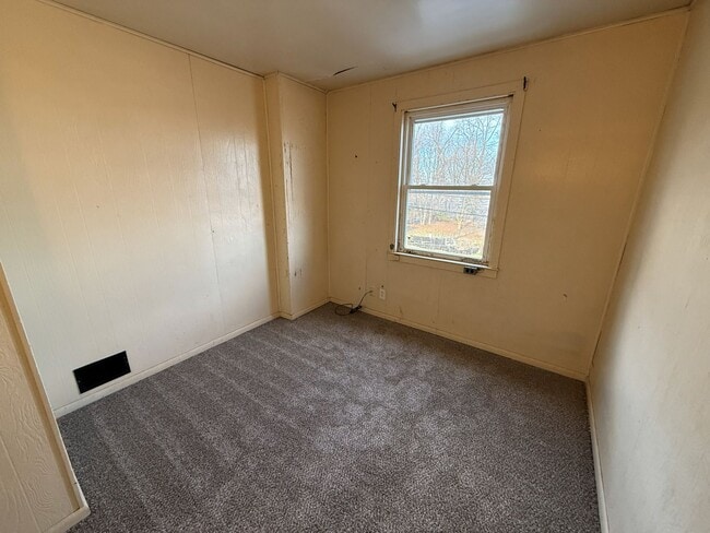 Building Photo - 339 Hemlock Dr