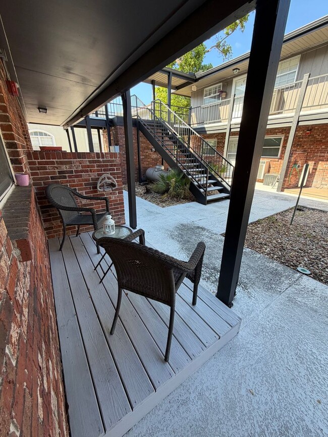 Popular Location 2/1 - Popular Location 2/1 House