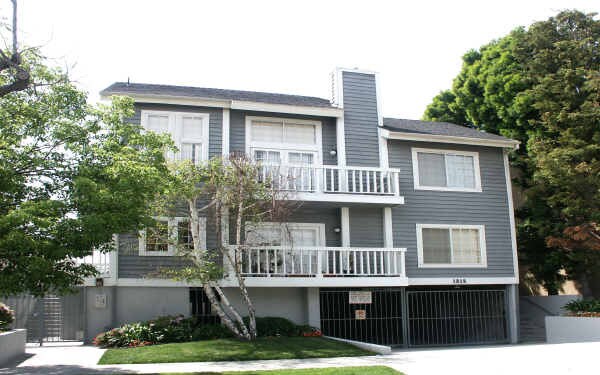 Primary Photo - 1315 S Carmelina Ave