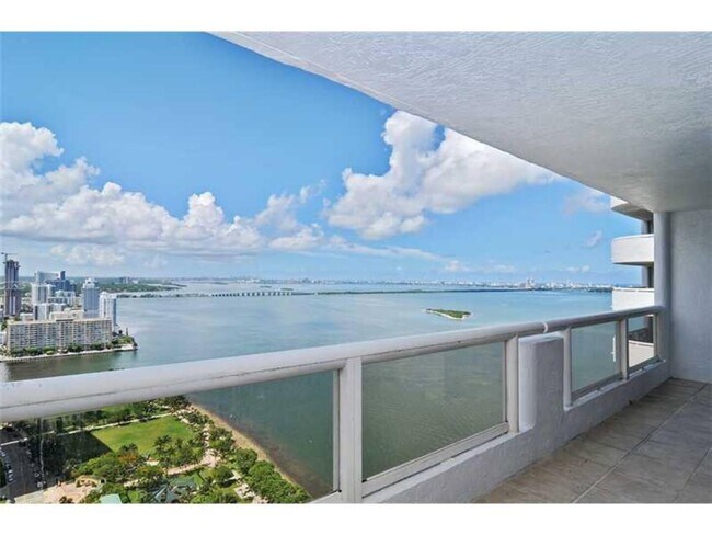 Day View - 1717 N Bayshore Dr