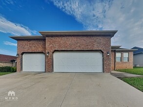 Building Photo - 5574 Lexington Ave S