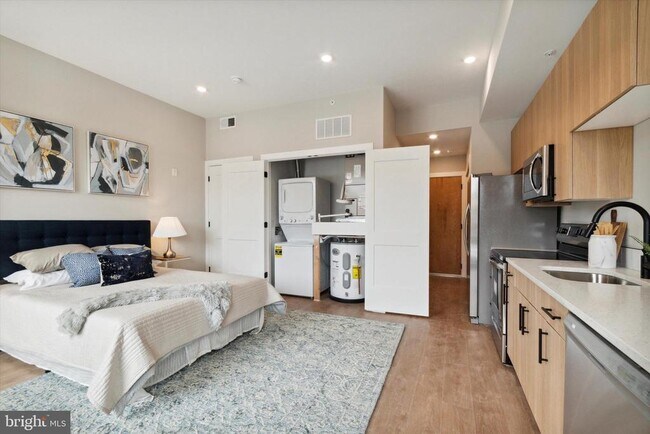 Building Photo - 308 W Chelten Ave