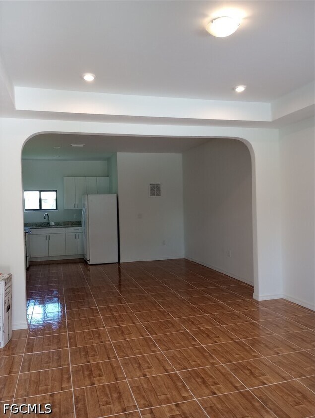 Foto del edificio - 423 Canyon Dr S
