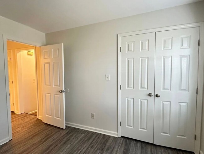 Foto del edificio - Newly Renovated Modern Townhomes, Move-in ...