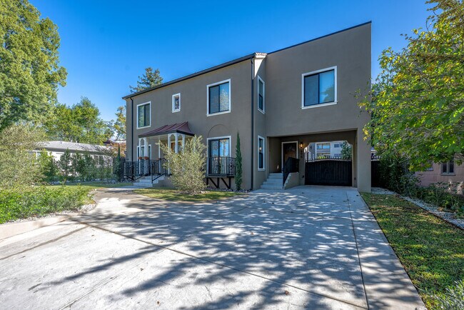 Foto del edificio - 494 S Marengo Ave