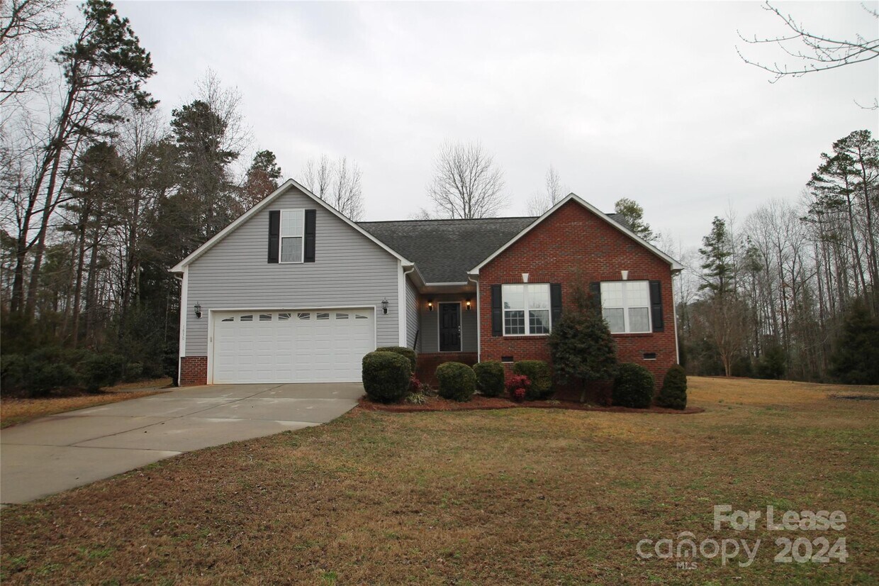 Primary Photo - 1830 Country Manor Ln