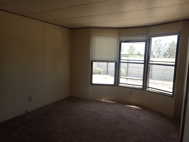 Building Photo - 1126 Strecker St