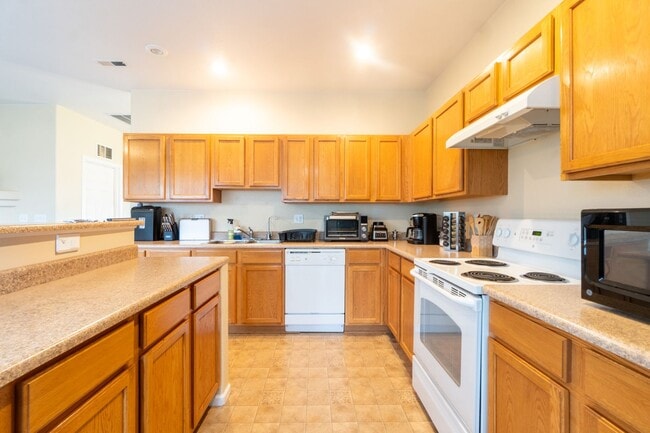 Building Photo - Obsidian View townhome for rent!
