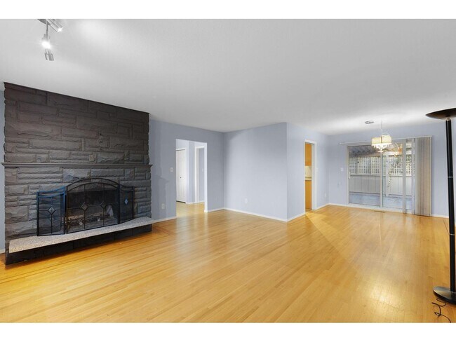 Photo du bâtiment - 13786 Grosvenor Rd