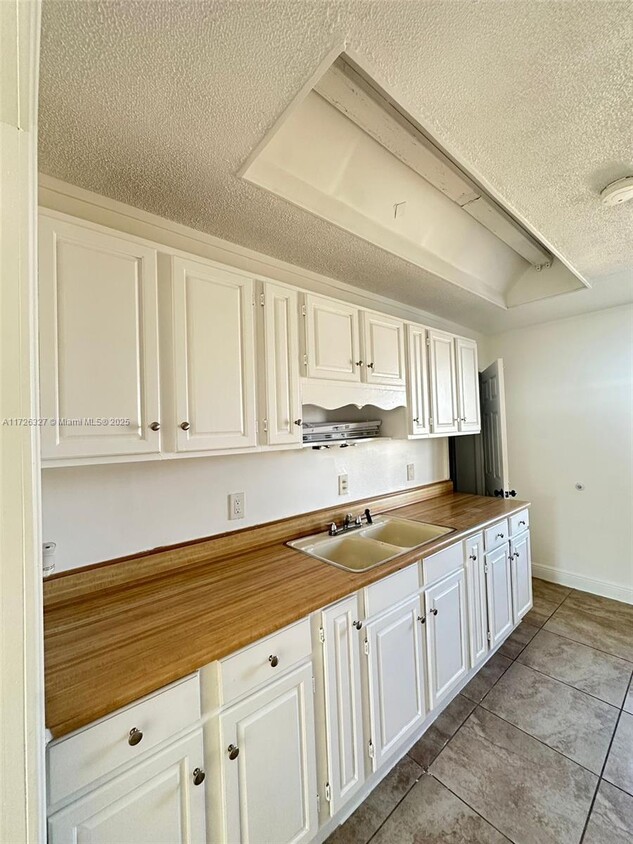 Foto principal - 2 bedroom in Hallandale FL 33009