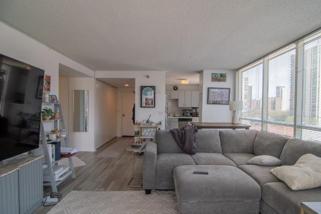Building Photo - 2 bedroom in CHICAGO IL 60610