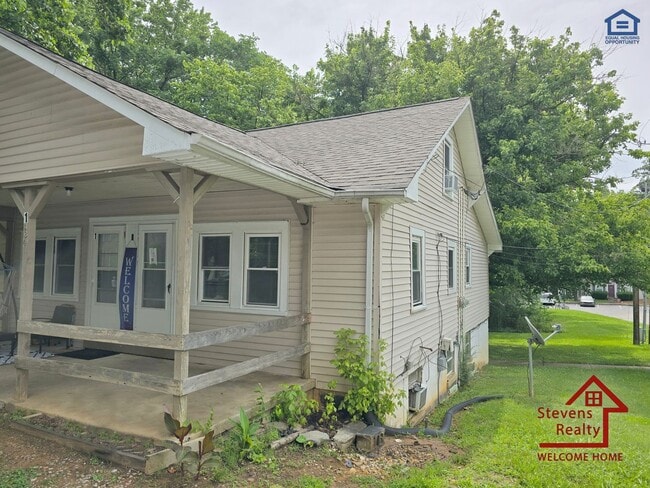 Foto del edificio - 1364 Crescent Dr