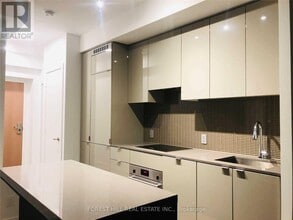 Building Photo - 7 Grenville St