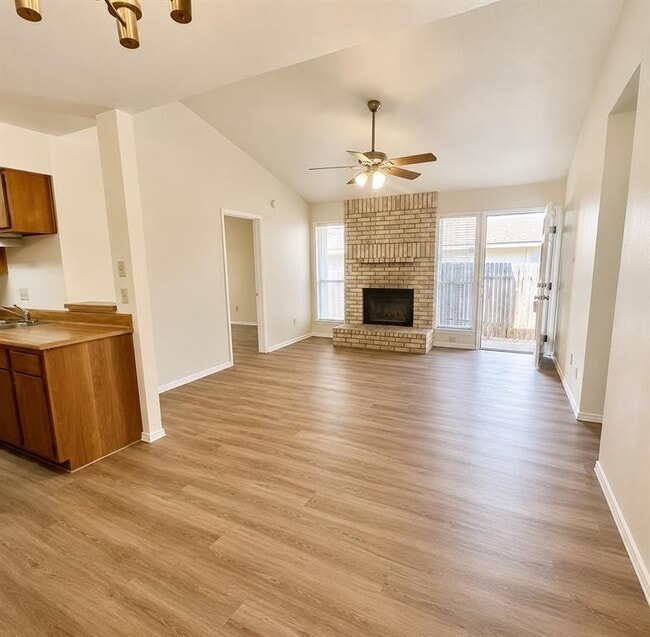 Building Photo - 2114 Redwing Way