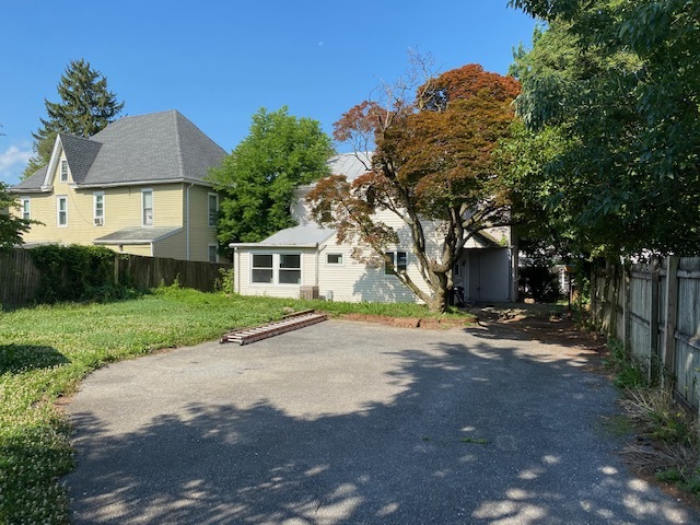 Building Photo - 2641 Lititz Pike