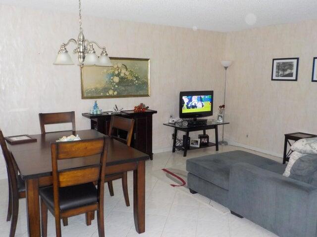Foto del edificio - 15036 Ashland Ln