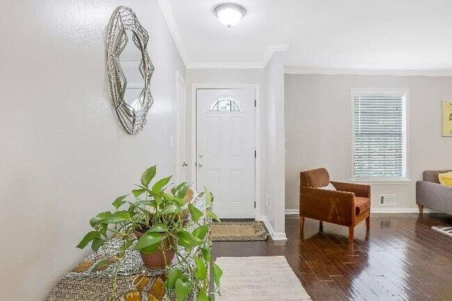 Building Photo - 3211 Flamingo Dr