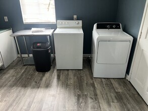 Building Photo - 2305 Glass St