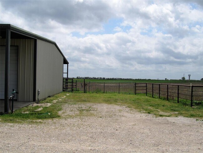 Building Photo - 2057 Co Rd 2164