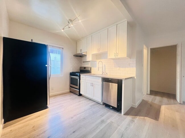 Building Photo - 5525 Harold Way