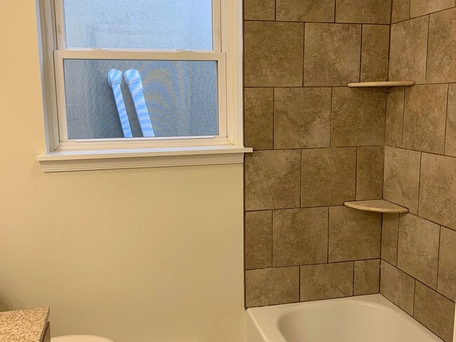 Building Photo - 1105 E Snyder Ave