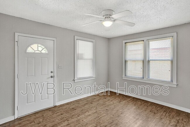 Foto del edificio - 578 E 58th St