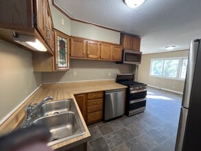 Building Photo - 224 Forest Ave