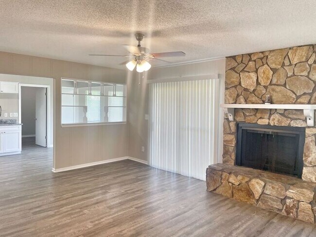 Foto del edificio - Coming Soon!