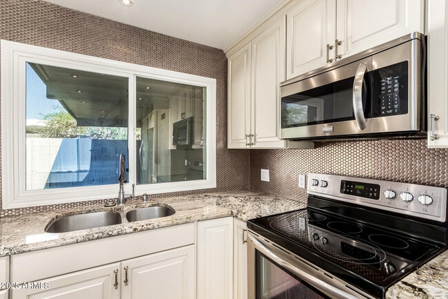 Building Photo - 4971 N Granite Reef Rd