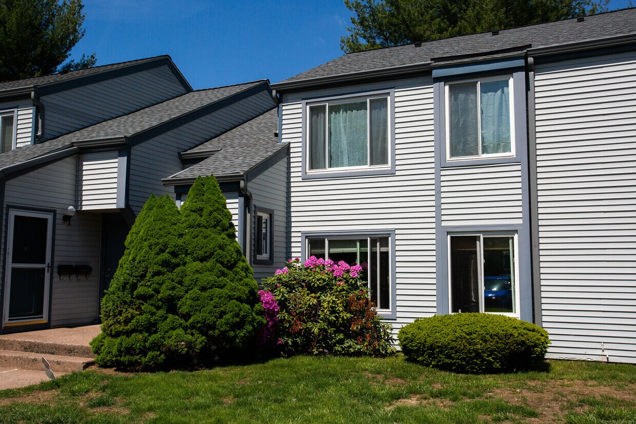 Foto principal - 146 Candlewood Dr