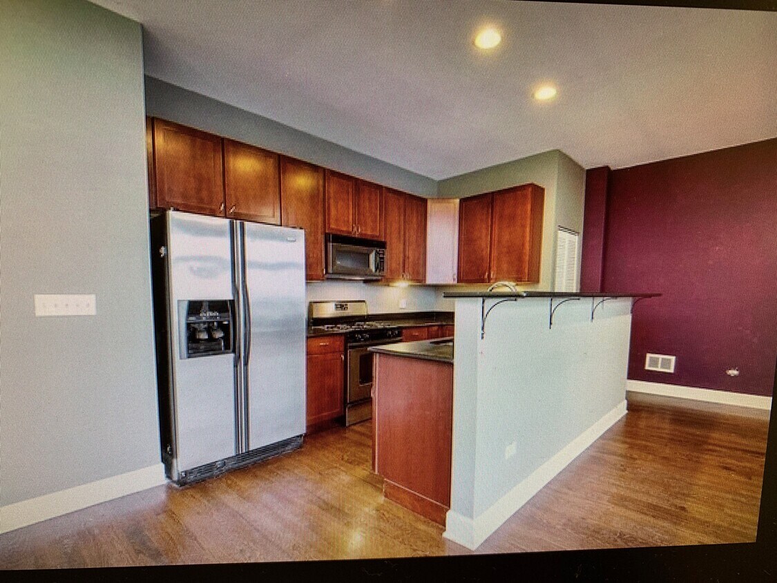 Primary Photo - 2700 W Belmont Ave