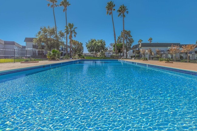 Foto del edificio - Marina Heights Apartments