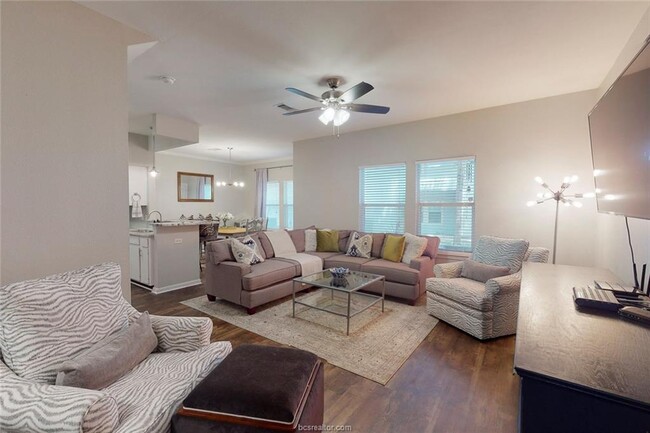 Building Photo - 1240 Canyon Creek Cir