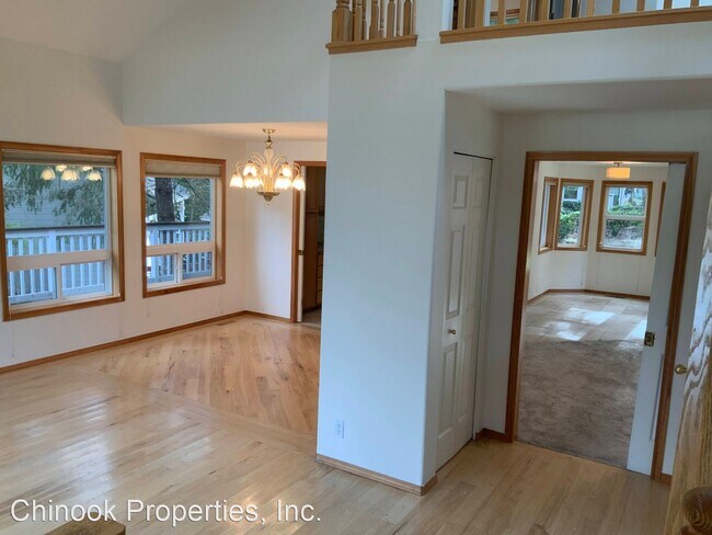 Building Photo - 4 br, 3 bath House - 3856 Ashford Dr