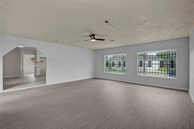 Building Photo - 7329 Gleason Rd