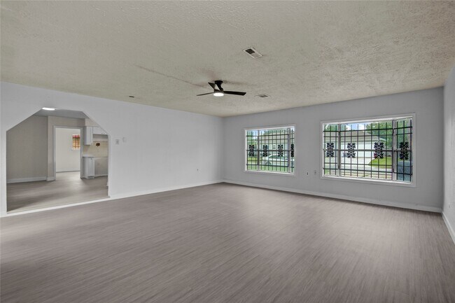Foto del edificio - 7329 Gleason Rd