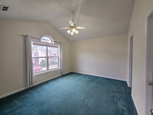 Foto del edificio - 3411-C Lainey Dr ~ McPherson Green