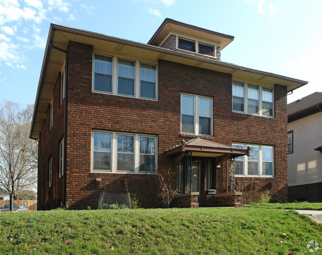 Building Photo - 1605 Charles Ave