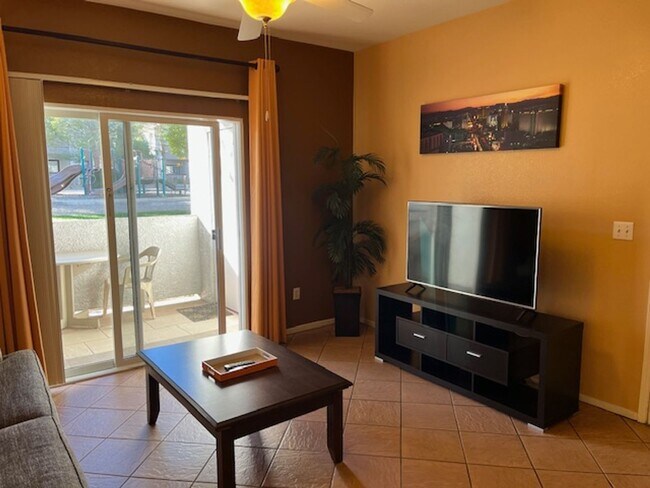 Foto del edificio - Fully Furnished 1st Floor Condo overlooking Park Area  in Gated Tuscano Community – Southwest Las...