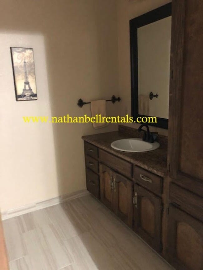 Building Photo - 3415 Vagas Dr