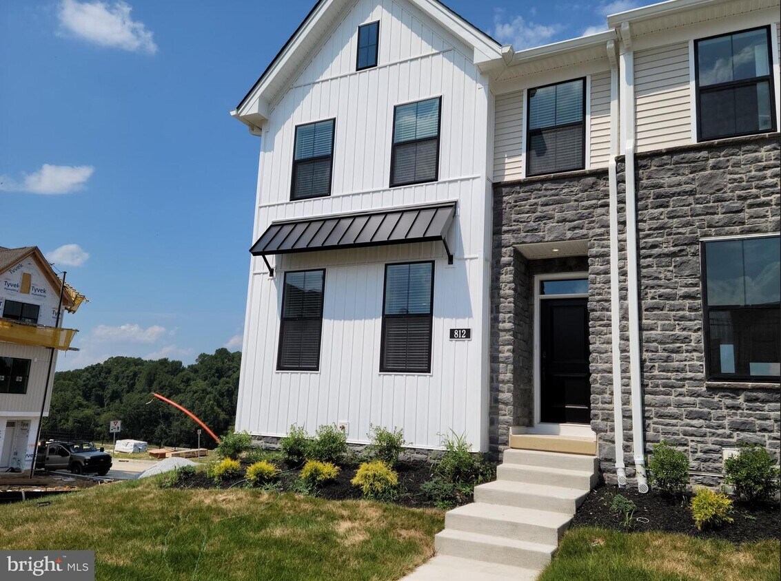Foto principal - 812 Hoopes Ln