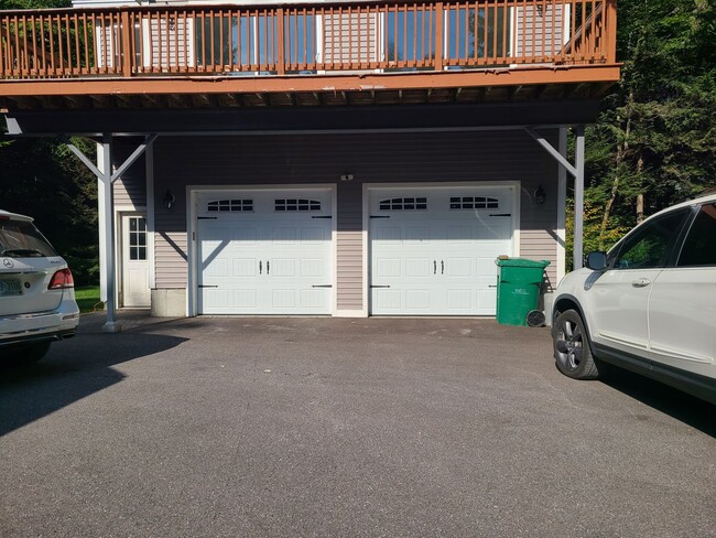 Foto del edificio - Beautiful 3 Bedroom House - Cozy Up This W...