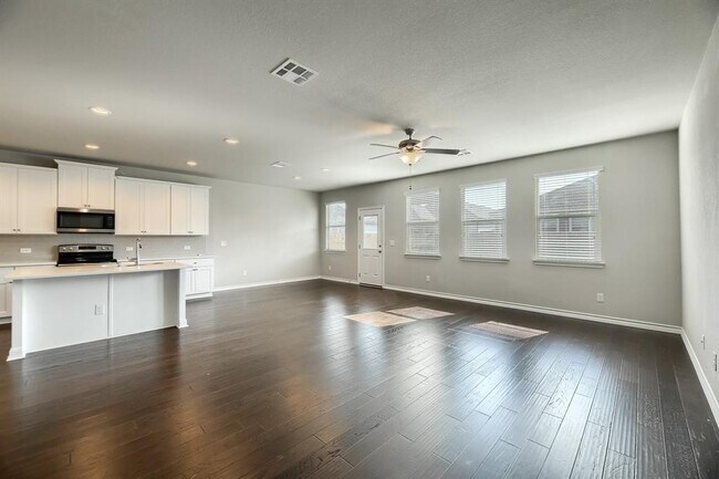 Foto del edificio - 108 Flexus Ln