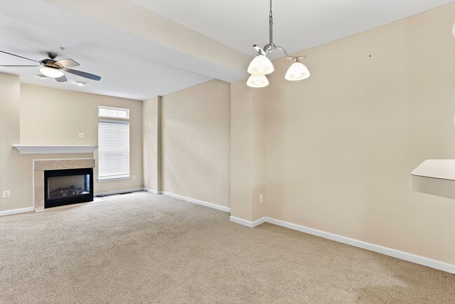 Building Photo - 570 Eisenhower Dr